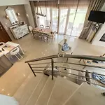 Alina *