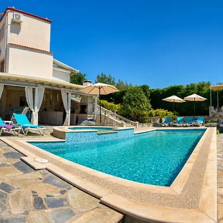 Alina Villa Hanioti